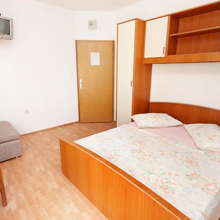 Apartments By The Sea Drvenik Donja Vala, Makarska - 6701 Номер фото