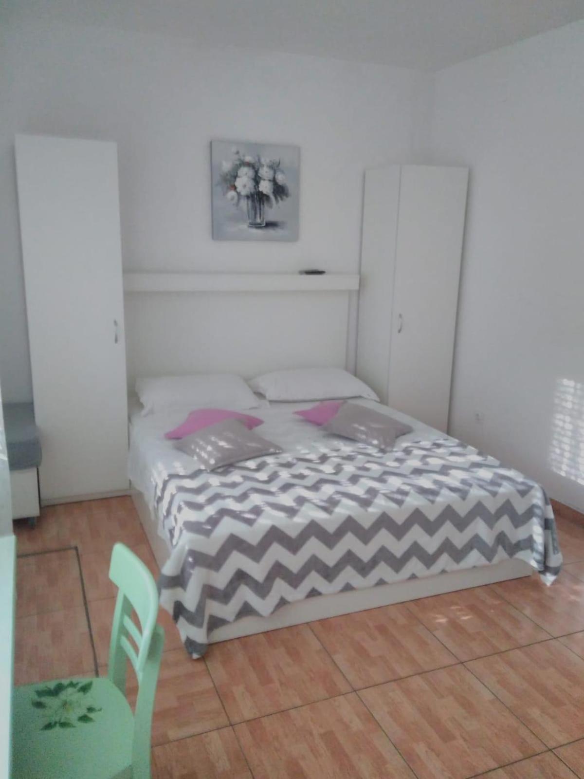 Apartments By The Sea Drvenik Donja Vala, Makarska - 6701 Екстер'єр фото