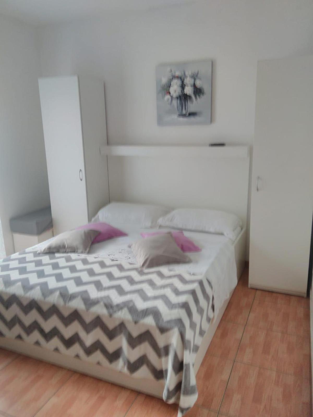 Apartments By The Sea Drvenik Donja Vala, Makarska - 6701 Номер фото